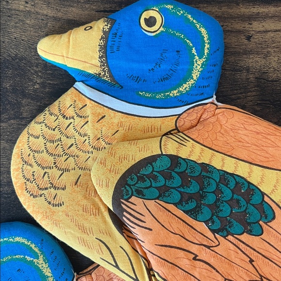 Pair of Colourful Duck Oven Mitts - Picture 2 of 4